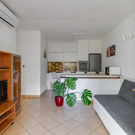 Anica-1 By Interhome Lejlighed *