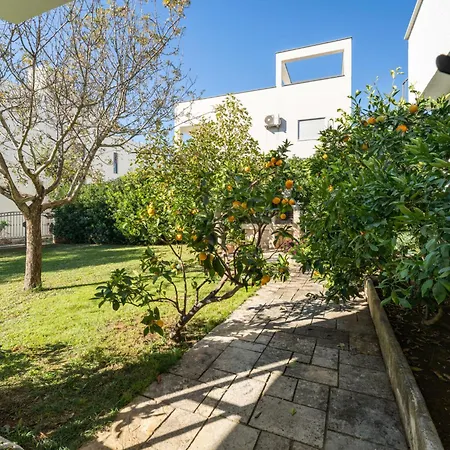 Anica-1 By Interhome Апартаменти