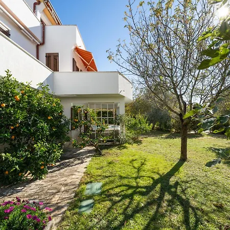 Апартаменти Anica-1 By Interhome Задар